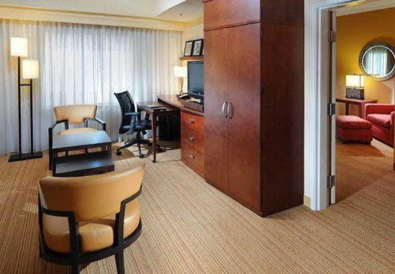 Courtyard Marriott Houston Pearland Hotel Exterior foto